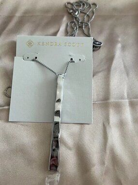 Kendra Scott necklace